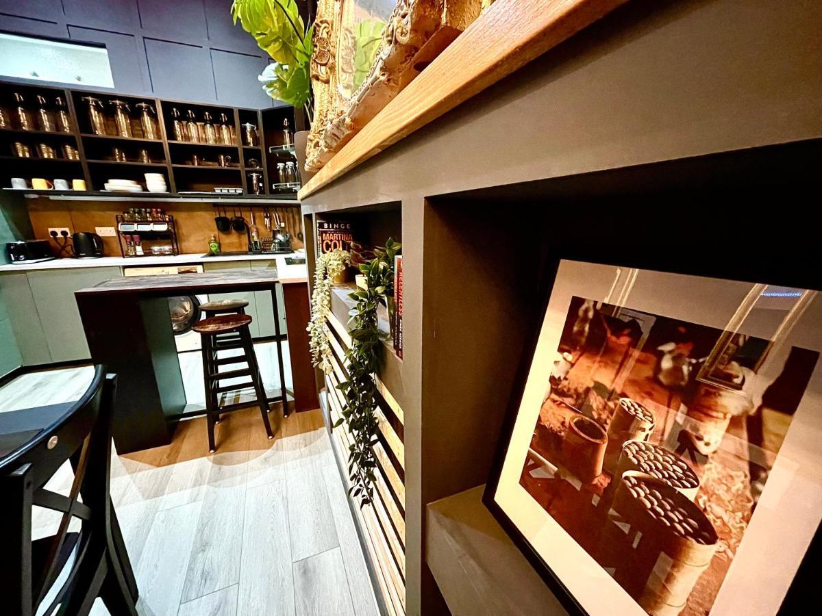 Adeamstays Provides Beautiful Centrally Located 1 And 2 Bed Apartments On Liverpools Boulevard Eksteriør bilde
