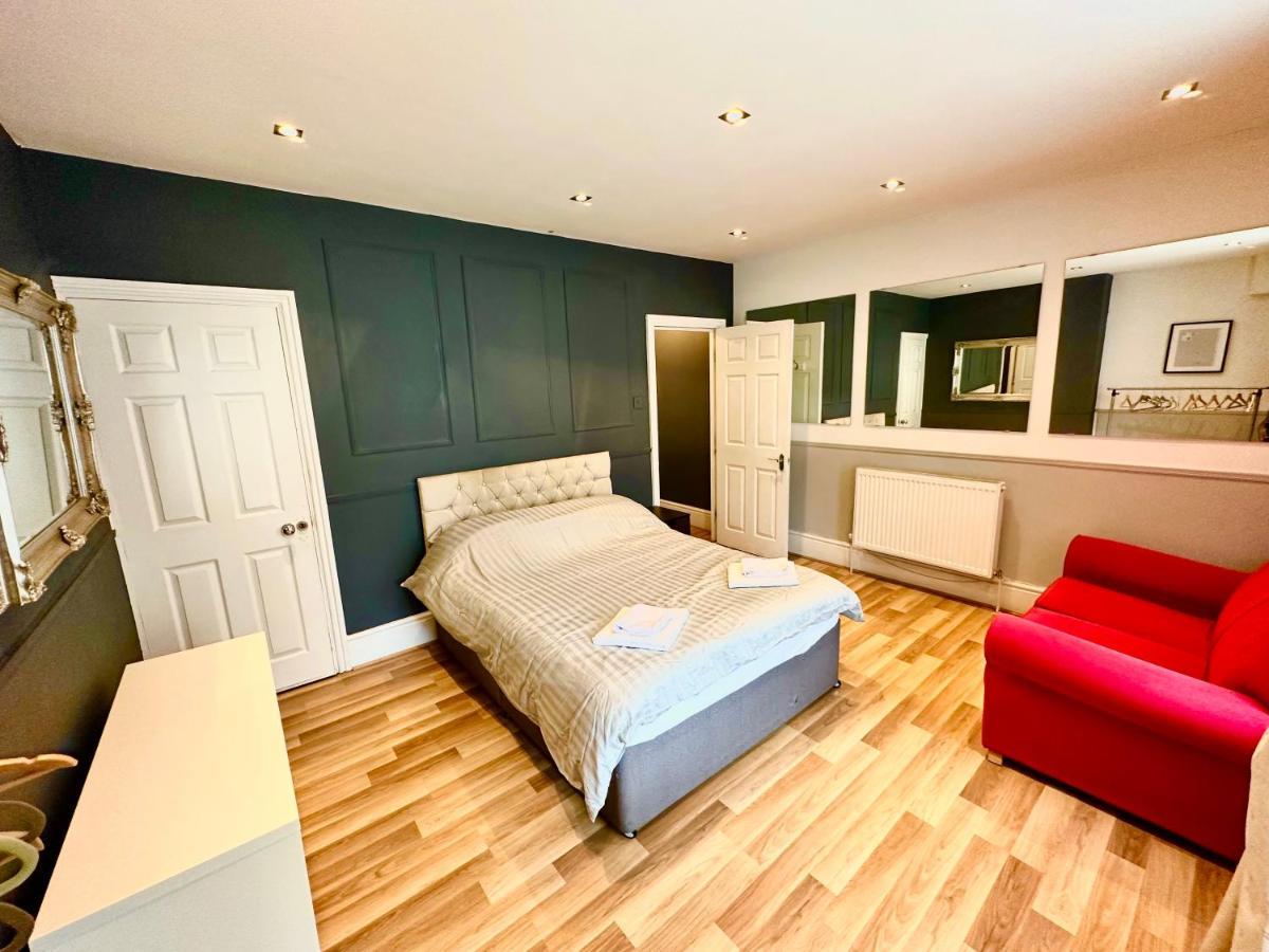 Adeamstays Provides Beautiful Centrally Located 1 And 2 Bed Apartments On Liverpools Boulevard Eksteriør bilde