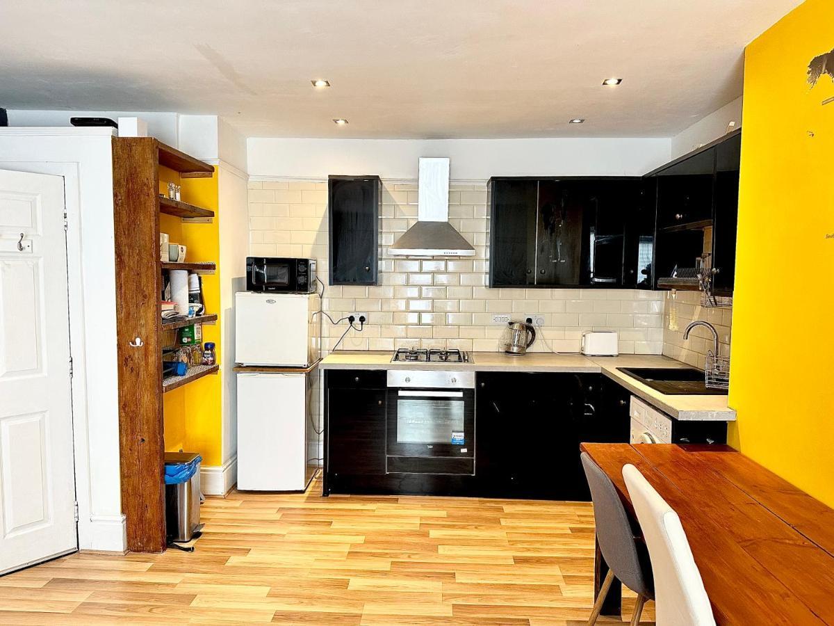 Adeamstays Provides Beautiful Centrally Located 1 And 2 Bed Apartments On Liverpools Boulevard Eksteriør bilde